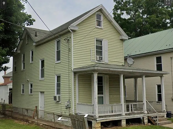 745 E Washington St, Chambersburg, PA 17201