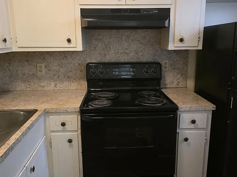 1920 Kavanaugh Blvd #5 — Photo 6