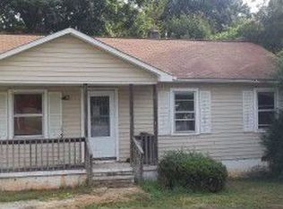 2438 Greenway St, Burlington, NC 27217