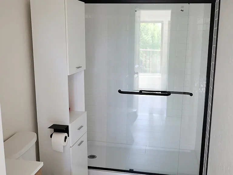 Upstairs full bathroom