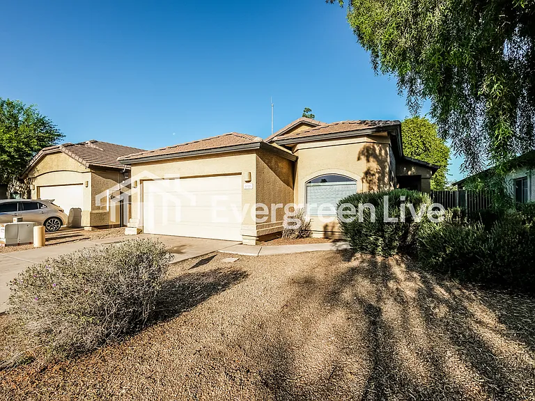 6026 N 68th Dr — Photo 2