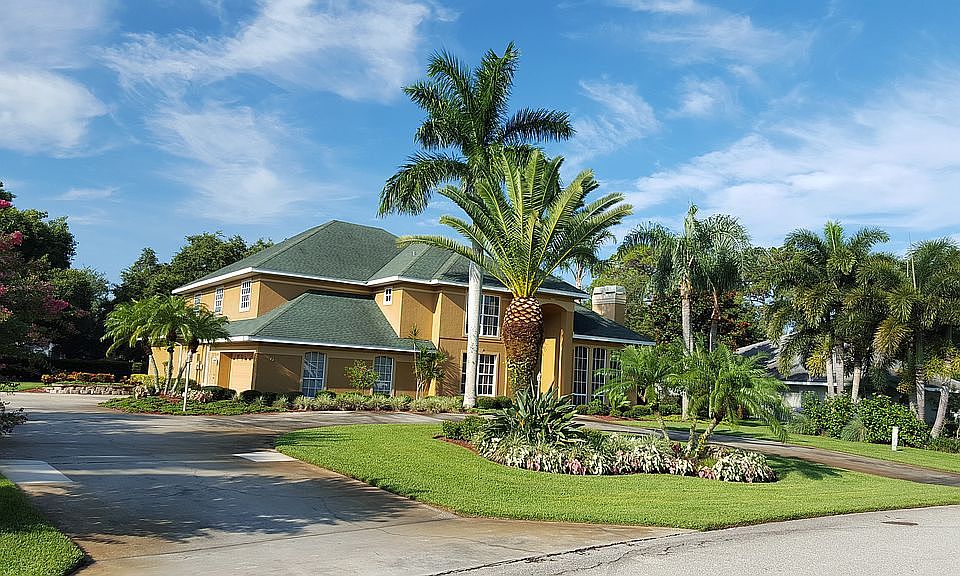 2nd image of 8 Meadowlake Dr