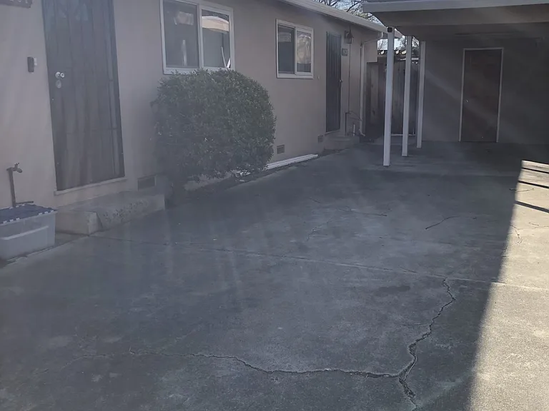 10235 University Way #10235 — Photo 1