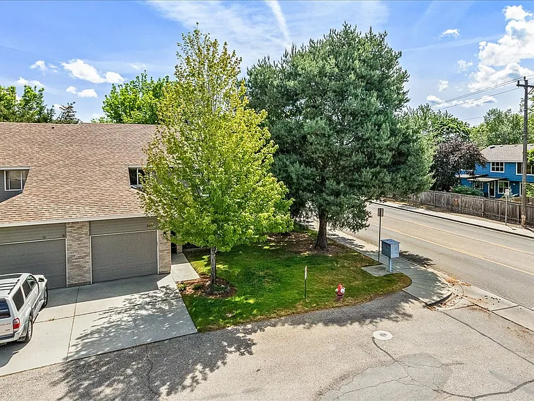 2594 S Falling Brook Ln — Photo 31