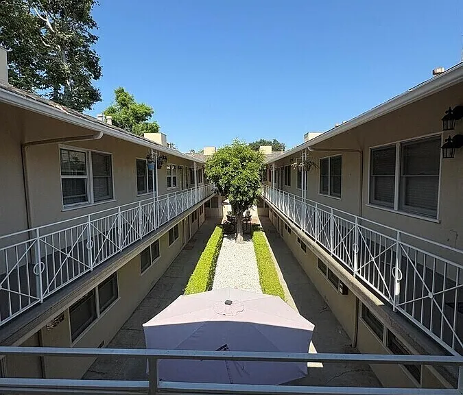 335 S Los Robles Ave #R — Photo 8