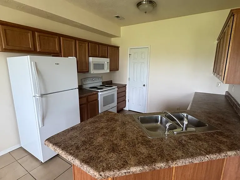 1103 N Missouri Dr — Photo 5
