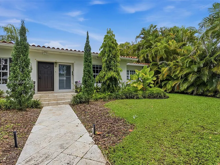 1551 Delgado Ave — Photo 12