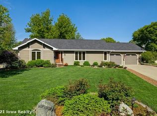 7050 High Point Cir, Johnston, IA 50131