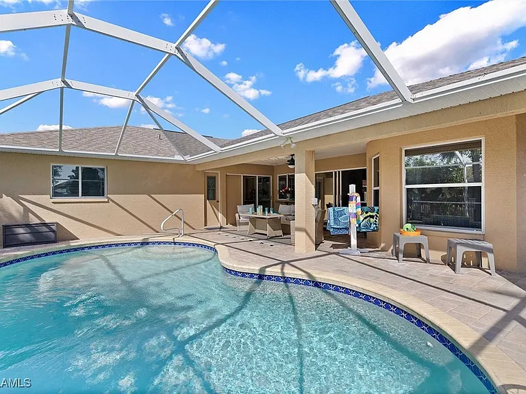 4810 SW 25th Pl — Photo 21