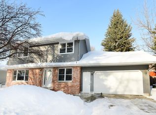 800 25th Ave S, Grand Forks, ND 58201