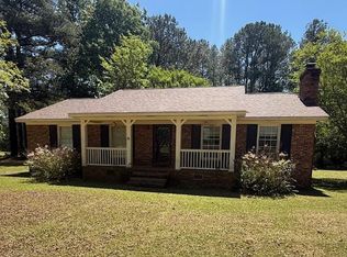 1422 Scotch Cross Rd E, Greenwood, SC 29646