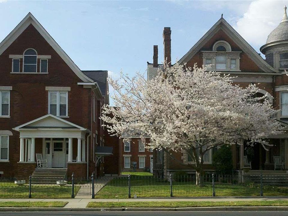 1st image of 901 Jefferson St #905