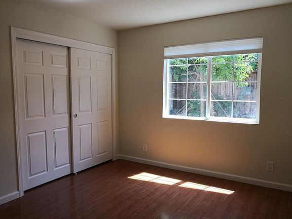 3rd image of 2044 Waverly Ave #3