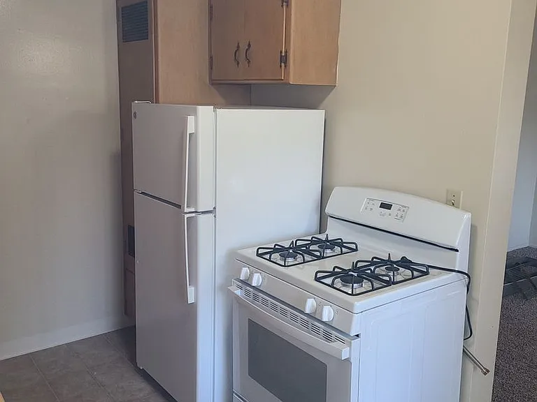 277 W Alamar Ave — Photo 6