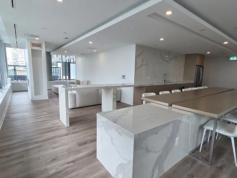370 Martha St #301 — Photo 21