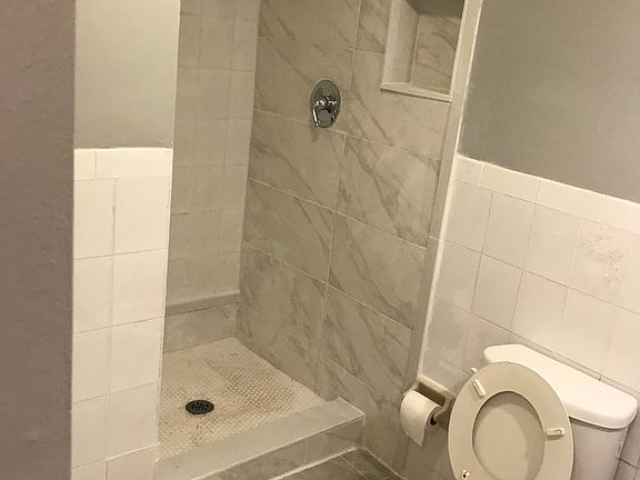 5th image of 62 Webster St