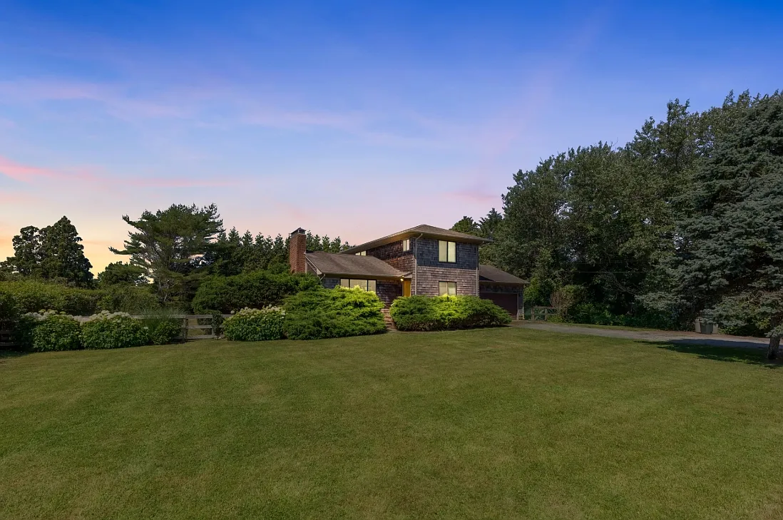 A Sagaponack Gem — Photo 1