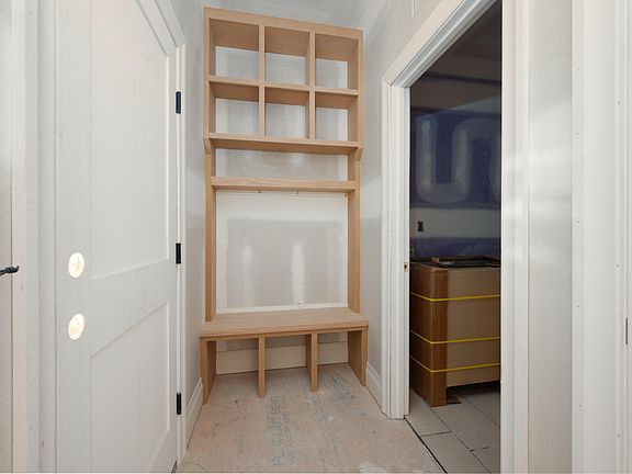2nd image of 1039 Heather Ln