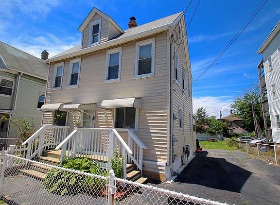 2nd image of 415 Bruce Ave