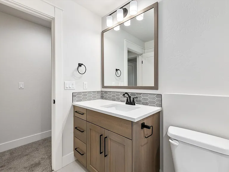 3903 W Spring House Ln — Photo 26
