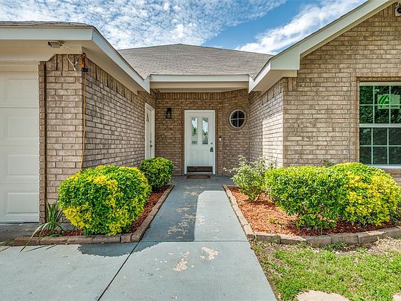 3rd image of 116 San Saba Ave