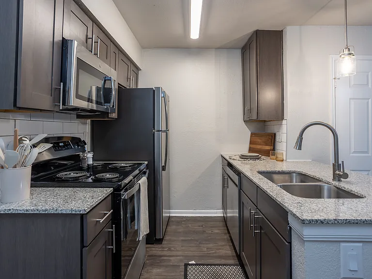 Maya at White Rock Apartments — Photo 7