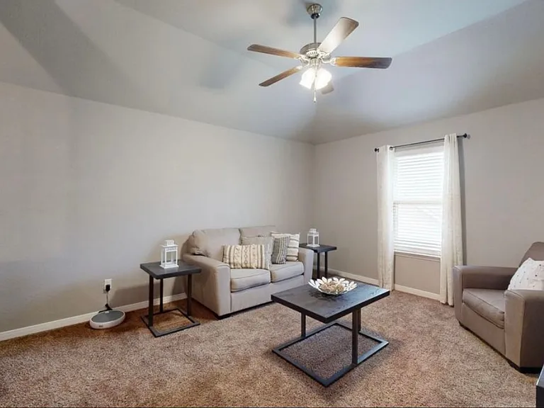 3602 Addison St — Photo 9