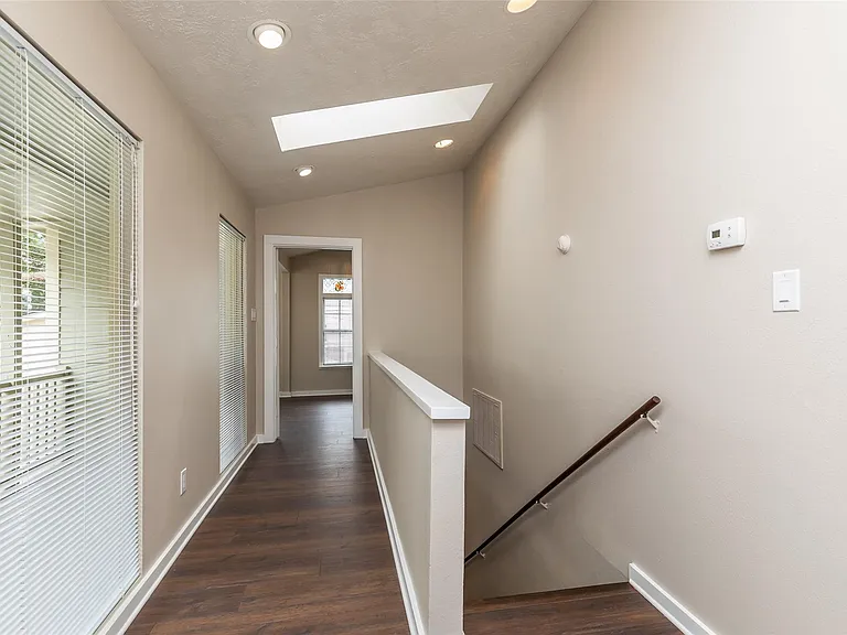 1611 Oakdale St — Photo 29