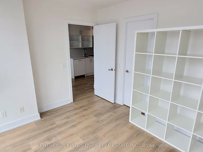 128 Fairview Mall Dr #1112 — Photo 7