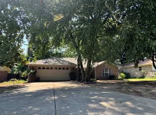 2 Fox Hill Ct, Jacksonville, AR 72076