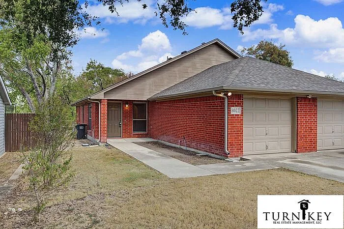 3 bed, 2.0 bath, 1090 sqft, $1,450 — Photo 3