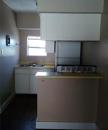 4th image of 504 Elmwood Pl APT 207