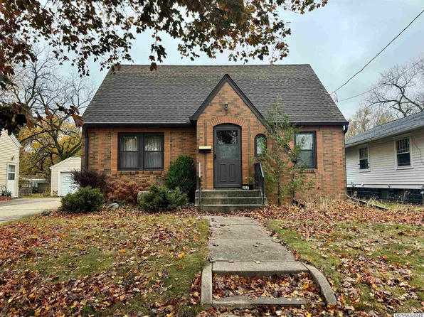 222 N Taylor Ave, Mason City, IA 50401