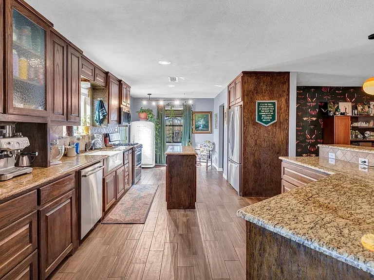 406 N Oak Ln — Photo 10
