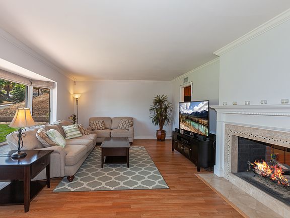 3rd image of 375 San Leandro Dr