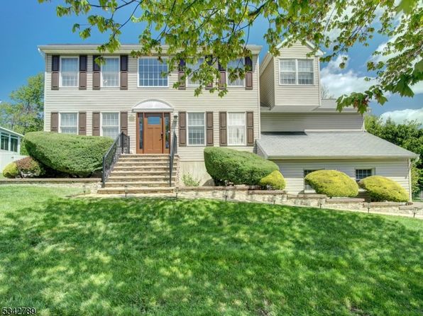 32 Fox Chase Ln, Roxbury Twp., NJ 07852