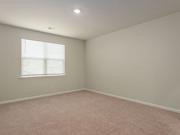 4th image of 319 Black Birch Dr