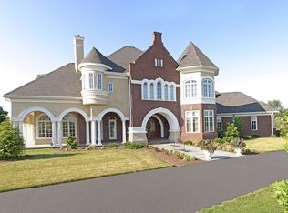 498 Stonehenge Dr, Lititz, PA 17543