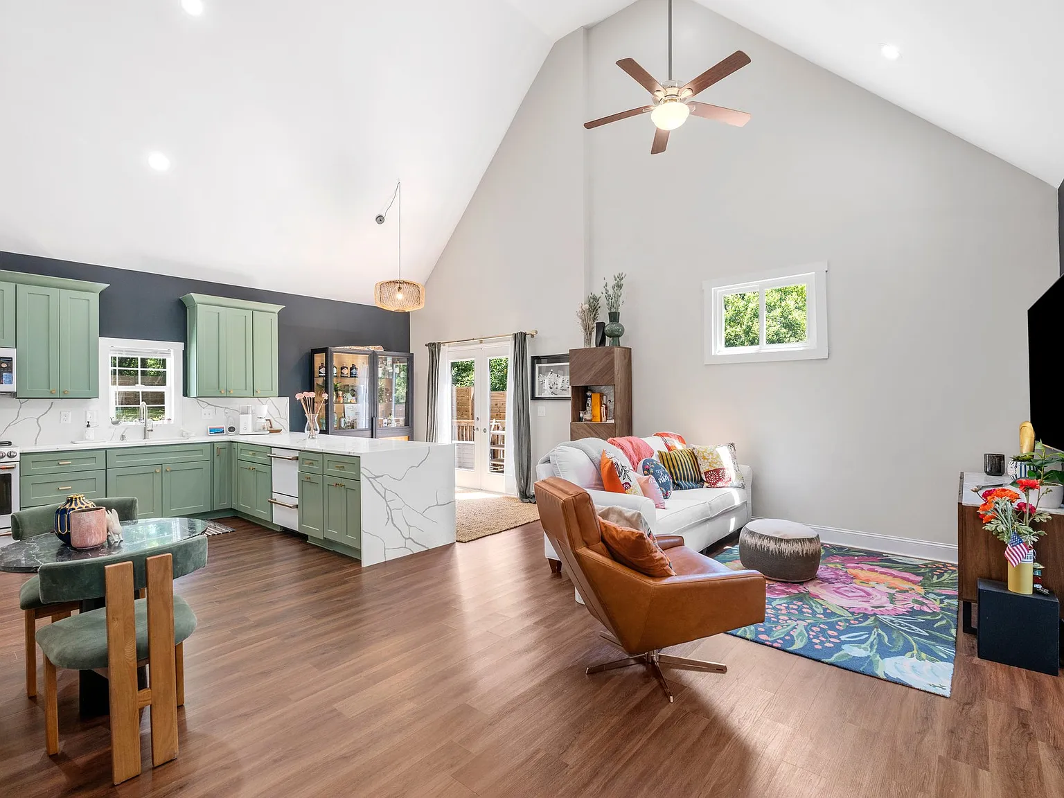 4 bed, 1735 sqft, $3,200 — Photo 1