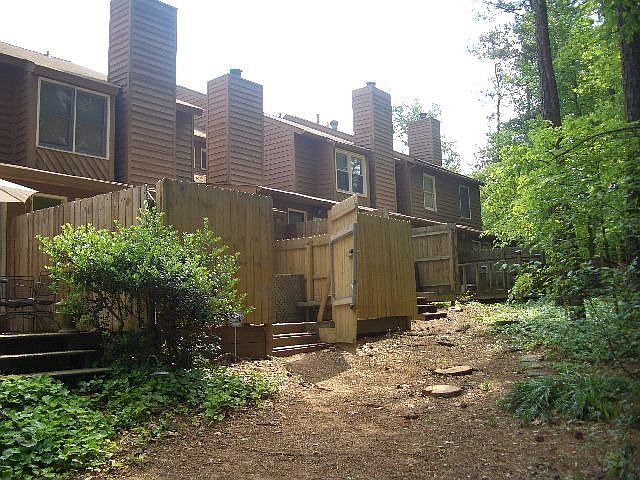 2nd image of 1612 Turnberry Ln SE