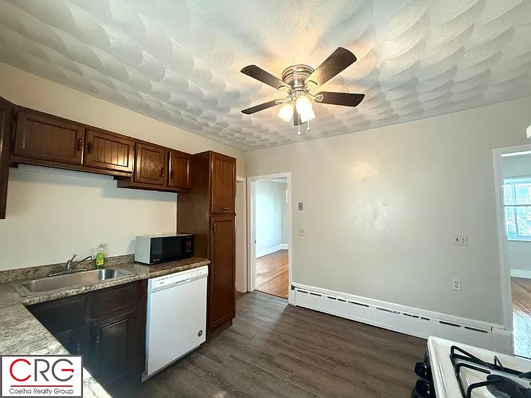 99 Windsor Rd #1 — Photo 22