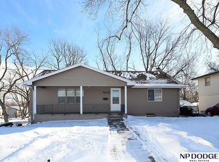7003 Pine Dr, La Vista, NE 68128