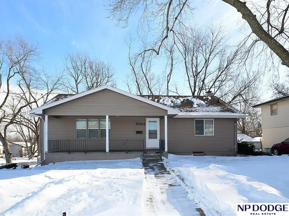 7003 Pine Dr, La Vista, NE 68128