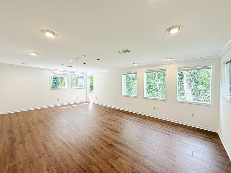 10611 Allenwood Ln — Photo 33