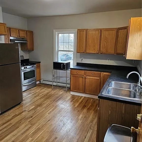 895 N Main St #2 — Photo 3
