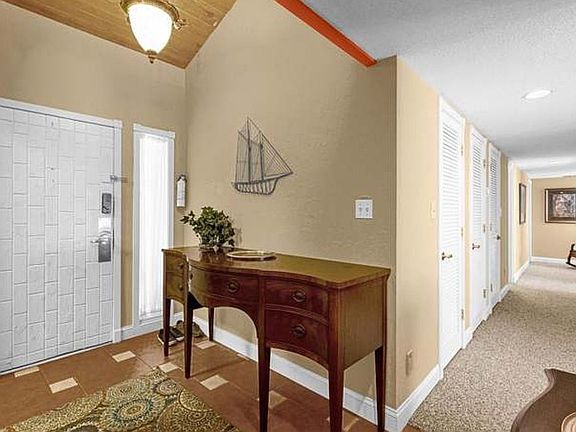 5th image of 626 Olde Camelot Cir