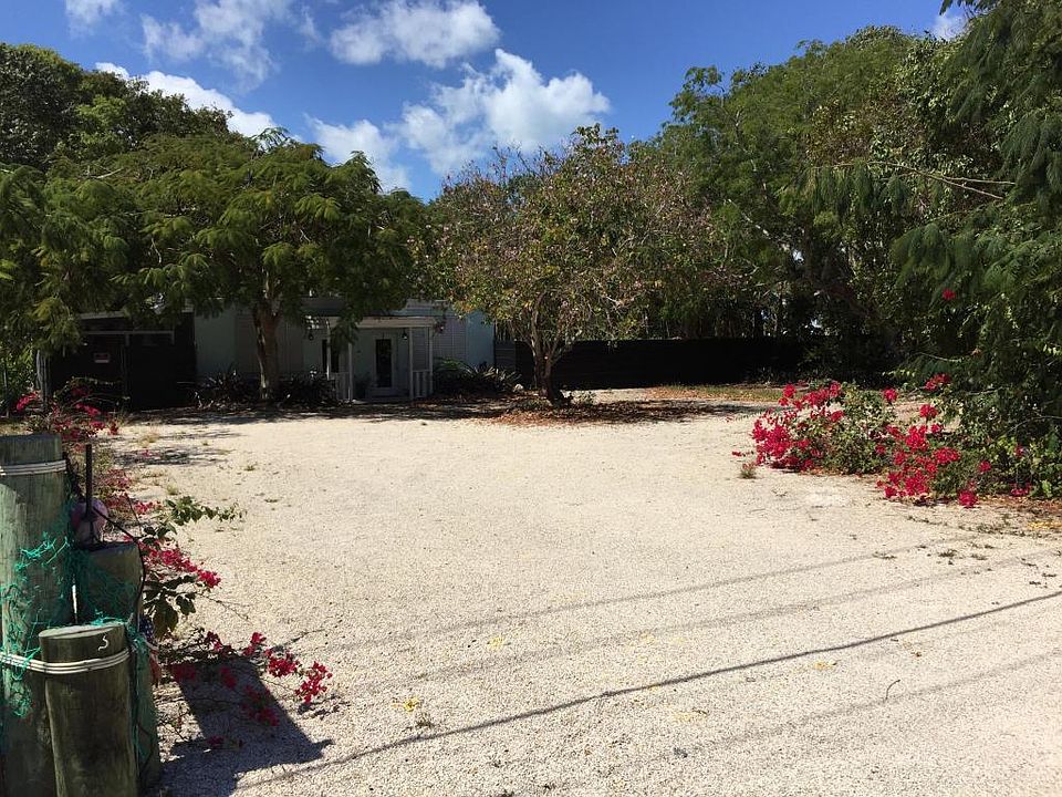 2nd image of 48 Coral Way