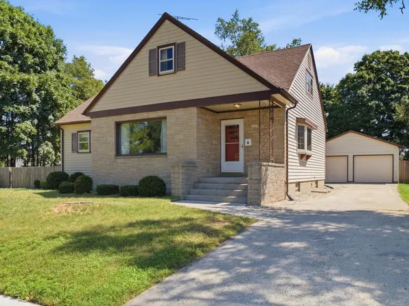 1605 S 18th STREET, Manitowoc, WI 54220