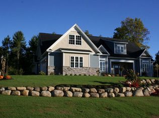 21 Ridgeview Rd, Wilton, NY 12831