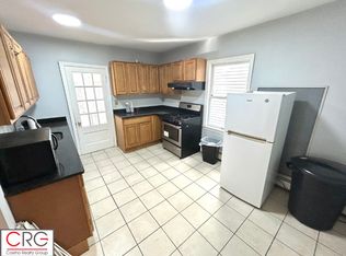 40 Plymouth St #2B, Cambridge, MA 02141
